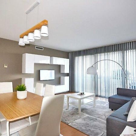 Lodging Apartments Forum 25 - Barcelona Forum Apartment سان أدريان دي بيزوس المظهر الخارجي الصورة